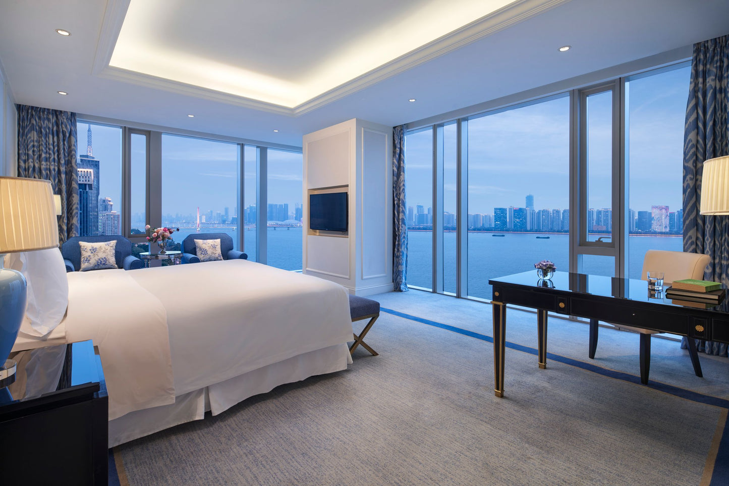 THE AZURE QIANTANG, A LUXURY COLLECTION HOTEL | MARRIOTT STARS OFFERS with $100 Hotel credit