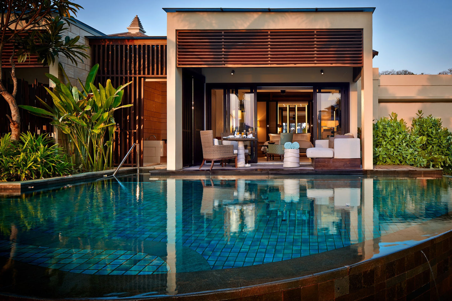 THE RITZ-CARLTON BALI | MARRIOTT STARS OFFER "STAY 4 PAY 3" FOR SELECTIVE SUITE TYPES, with USD 100 HOTEL CREDIT