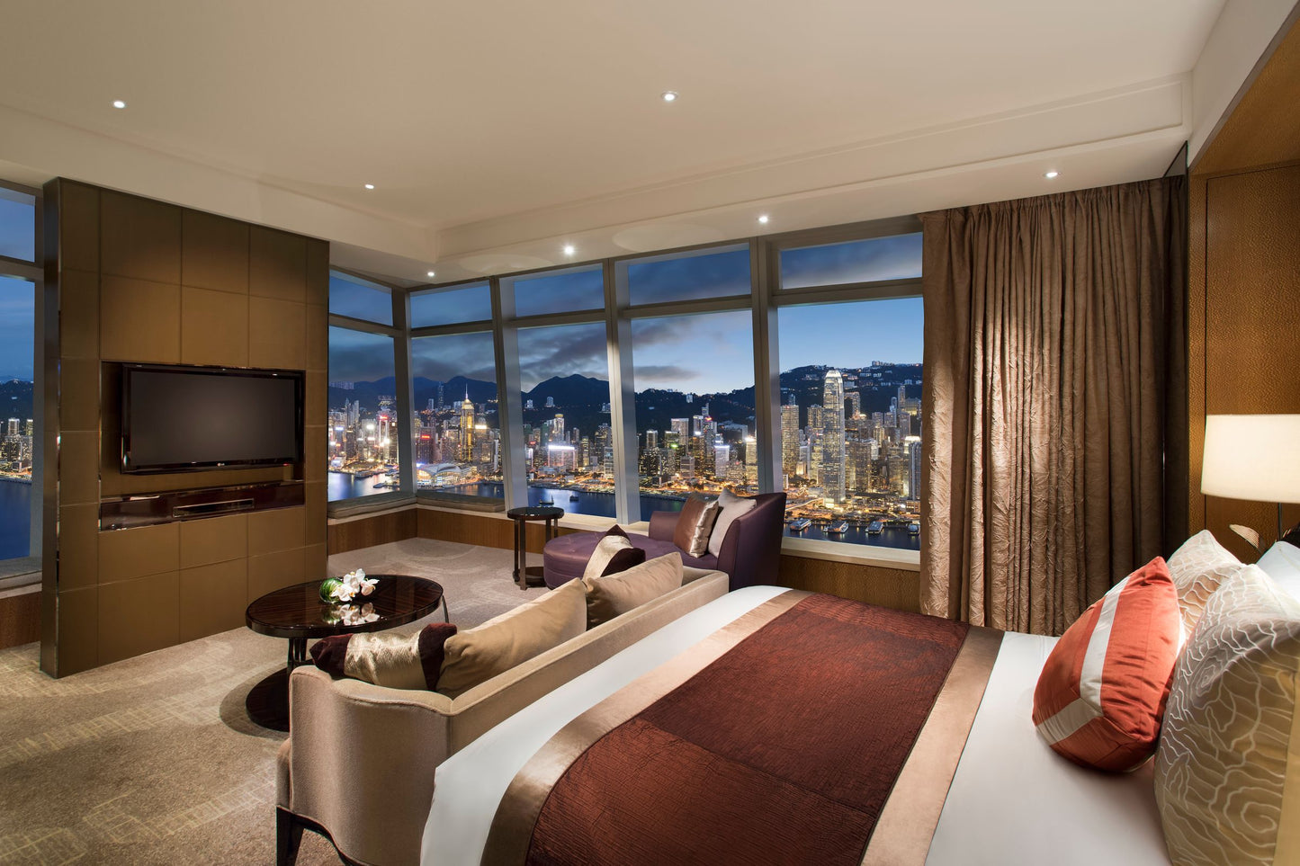 THE RITZ-CARLTON HONG KONG | MARRIOTT STARS "STAY 3 PAY 2" PROMOTION, Complimentary $100 Hotel Credit