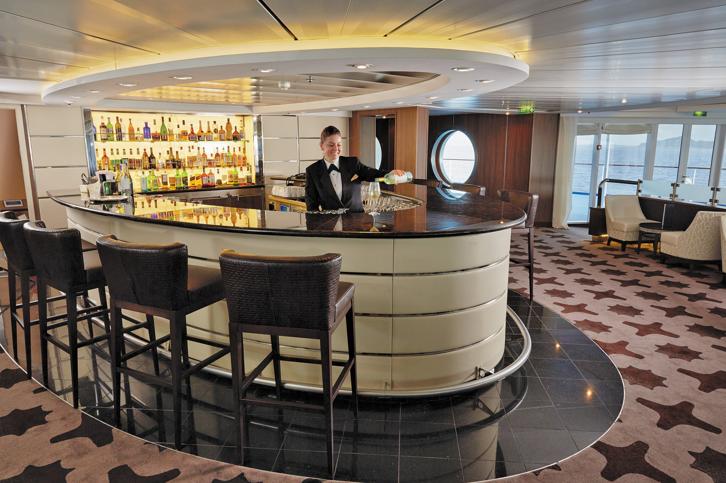 REGENT SEVEN SEAS CRUISES - KHUYẾN MÃI LÊN ĐẾN 40% cho các hải trình khởi hành năm 2026 & 2027. Xuất phát từ những hải cảng như Cape Town, Tokyo, Miami, New York, Rome, Auckland và Papeete