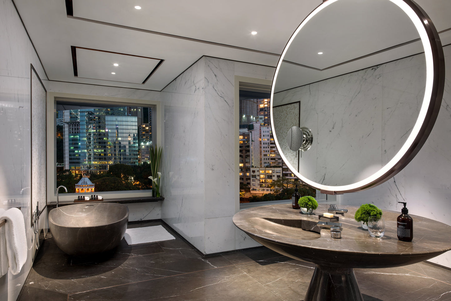 THE MURRAY, HONG KONG, A NICCOLO HOTEL | EXCLUSIVE VITA Y LEADING HOTELS OF THE WORLD PROMOTION, Complimentary $100 Hotel Credit