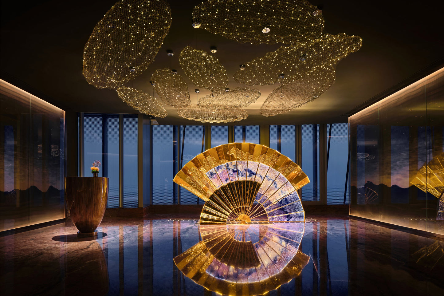 6-DAY JOURNEY THROUGH SHANGHAI AND DUNHUANG