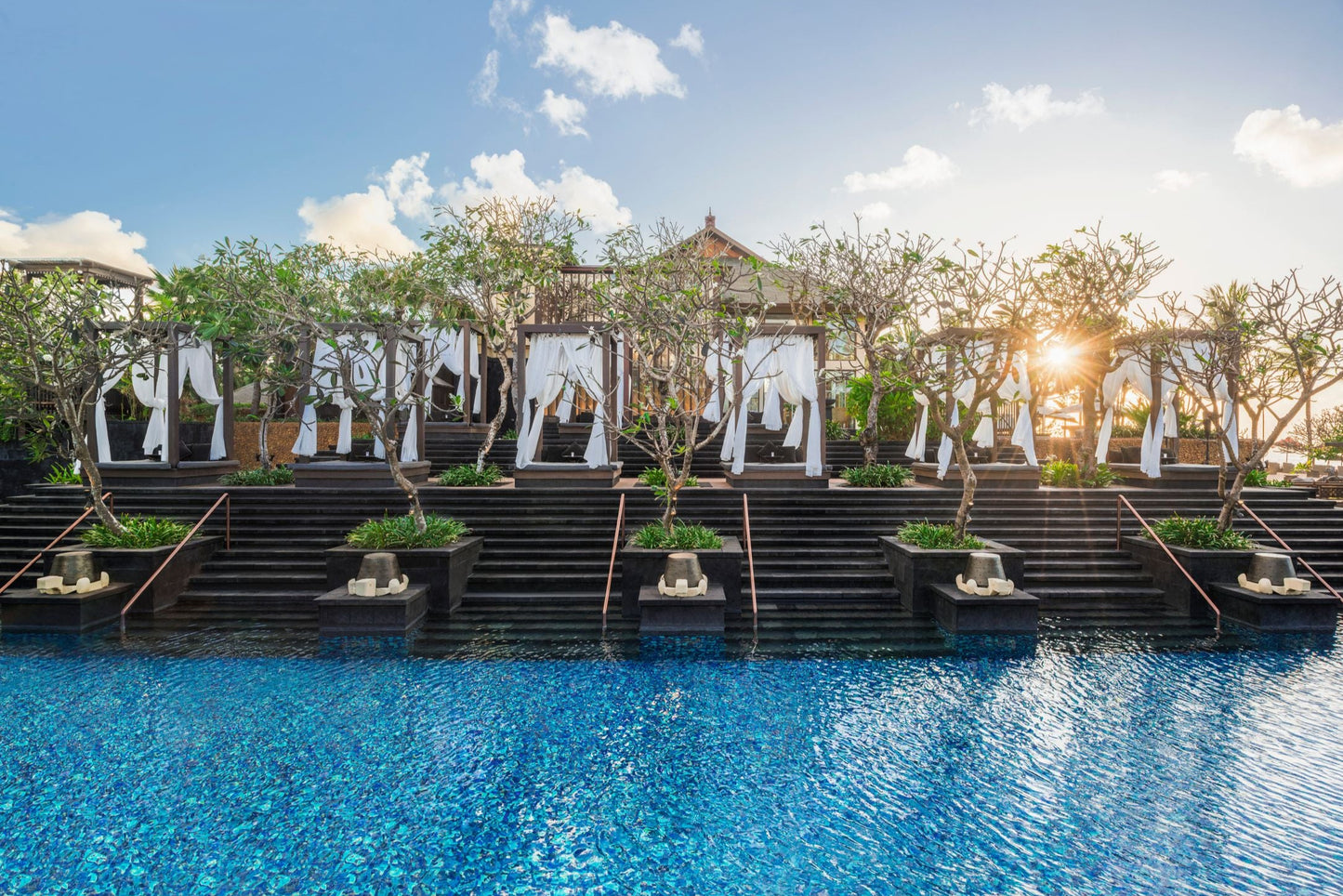 THE ST. REGIS BALI | KHUYẾN MÃI ĐỘC QUYỀN MARRIOTT STARS, TẶNG USD 400 HOTEL CREDIT, ĐƯA ĐÓN SÂN BAY 2 CHIỀU, 60 PHÚT SPA DÀNH CHO VILLAS (Tối thiểu 4 đêm)