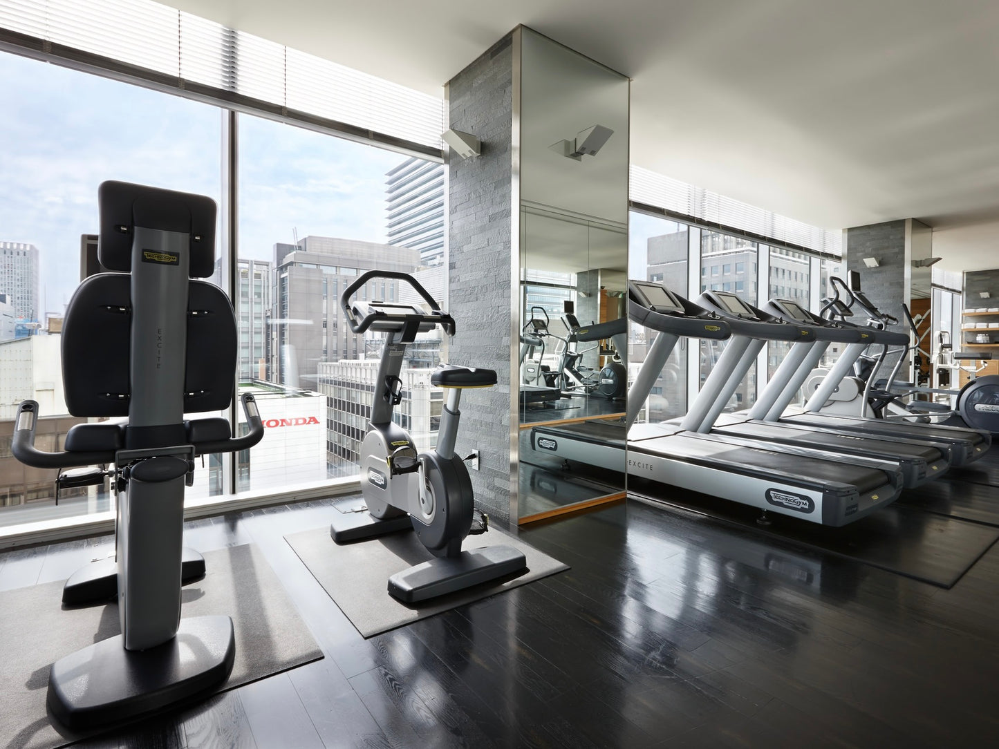 FOUR SEASONS HOTEL TOKYO MARUNOUCHI