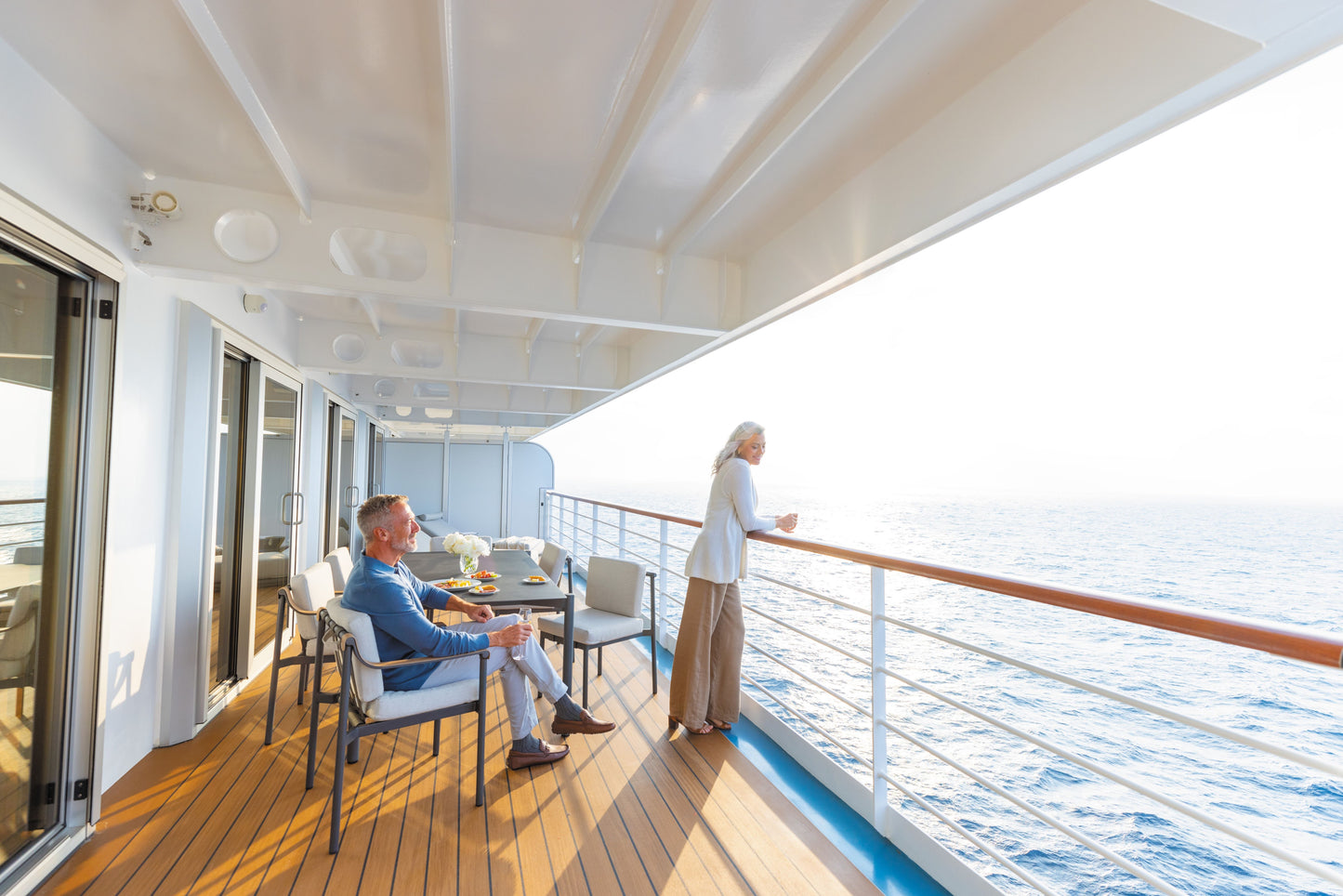 REGENT SEVEN SEAS CRUISES - KHUYẾN MÃI LÊN ĐẾN 40% cho các hải trình khởi hành năm 2026 & 2027. Xuất phát từ những hải cảng như Cape Town, Tokyo, Miami, New York, Rome, Auckland và Papeete