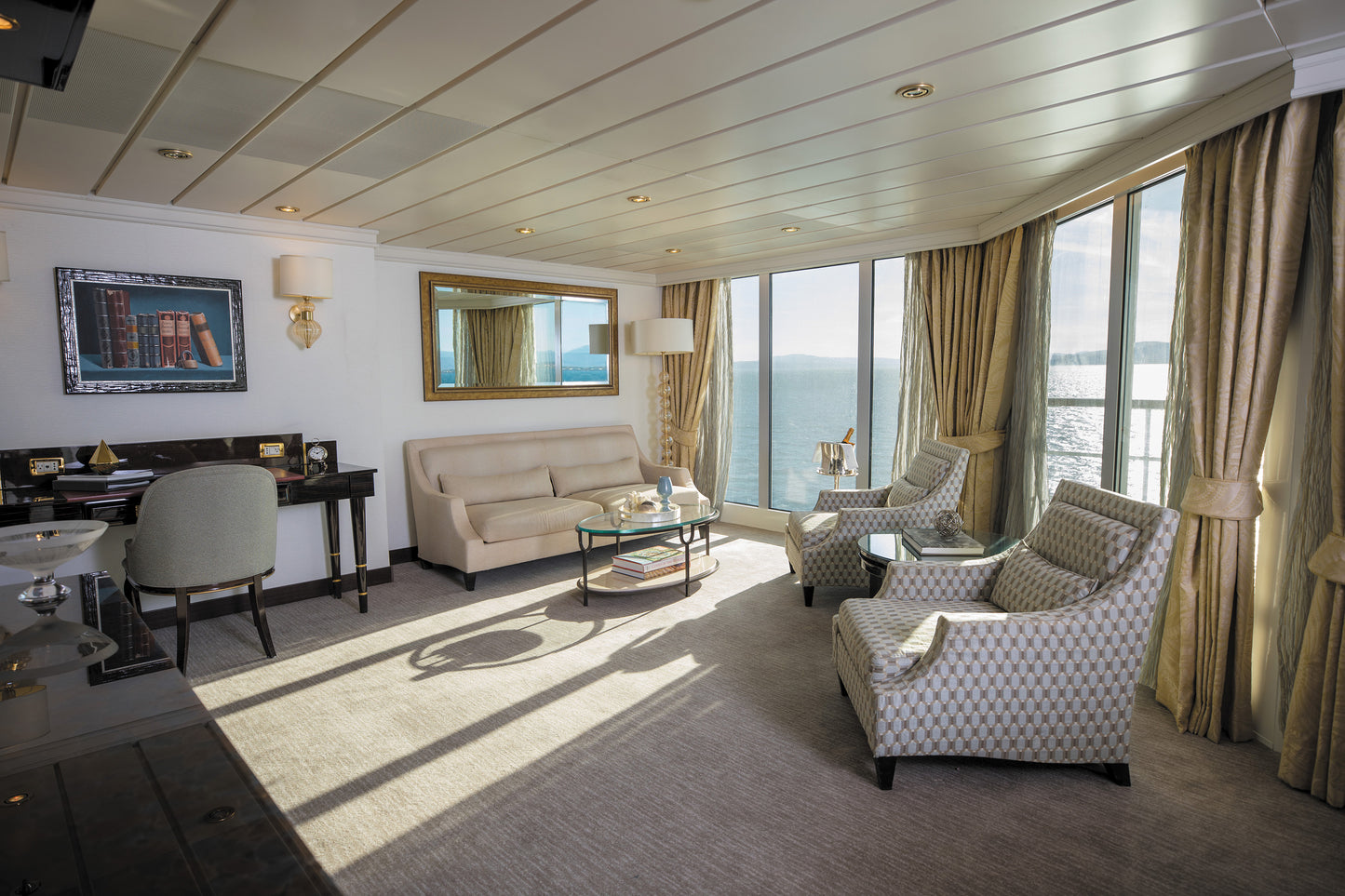 REGENT SEVEN SEAS CRUISES - KHUYẾN MÃI LÊN ĐẾN 40% cho các hải trình khởi hành năm 2026 & 2027. Xuất phát từ những hải cảng như Cape Town, Tokyo, Miami, New York, Rome, Auckland và Papeete