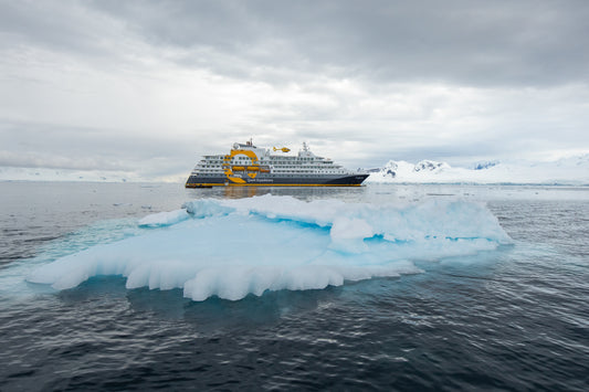 DU THUYỀN QUARK EXPEDITONS: HÀNH TRÌNH VÒNG QUANH ICELAND: TRỰC THĂNG, SÔNG BĂNG VÀ NÚI LỬA