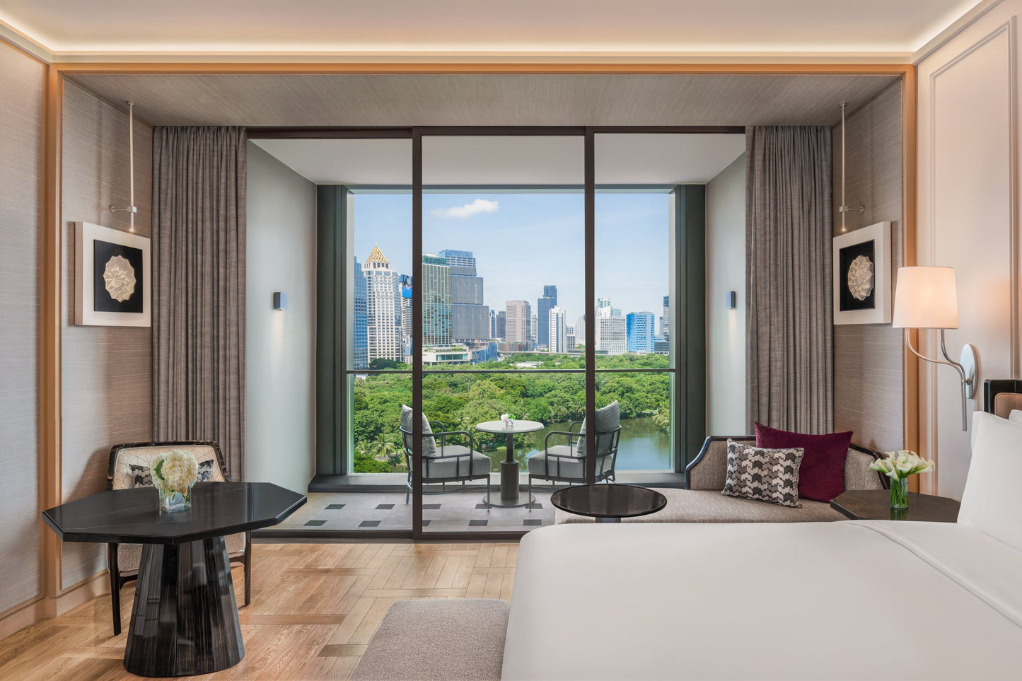 THE RITZ-CARLTON BANGKOK | Ở 4 TRẢ 3, Tặng $100 Hotel Credit