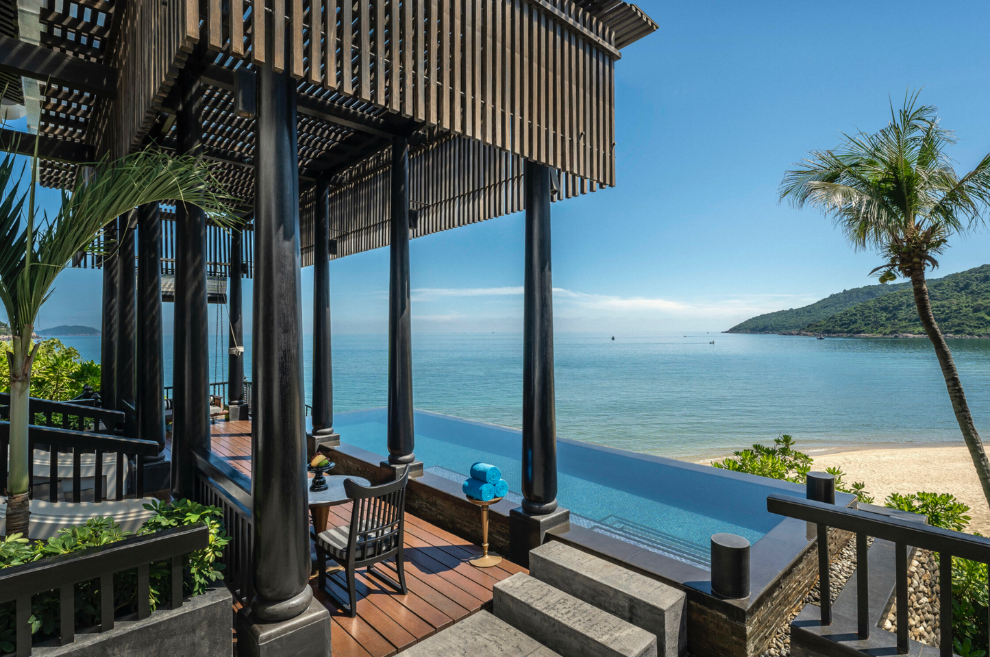 2-3 NIGHT STAY AT INTERCONTINENTAL DANANG SUN PENISULA (includes daily breakfast) - from VND 10,800,000 / night