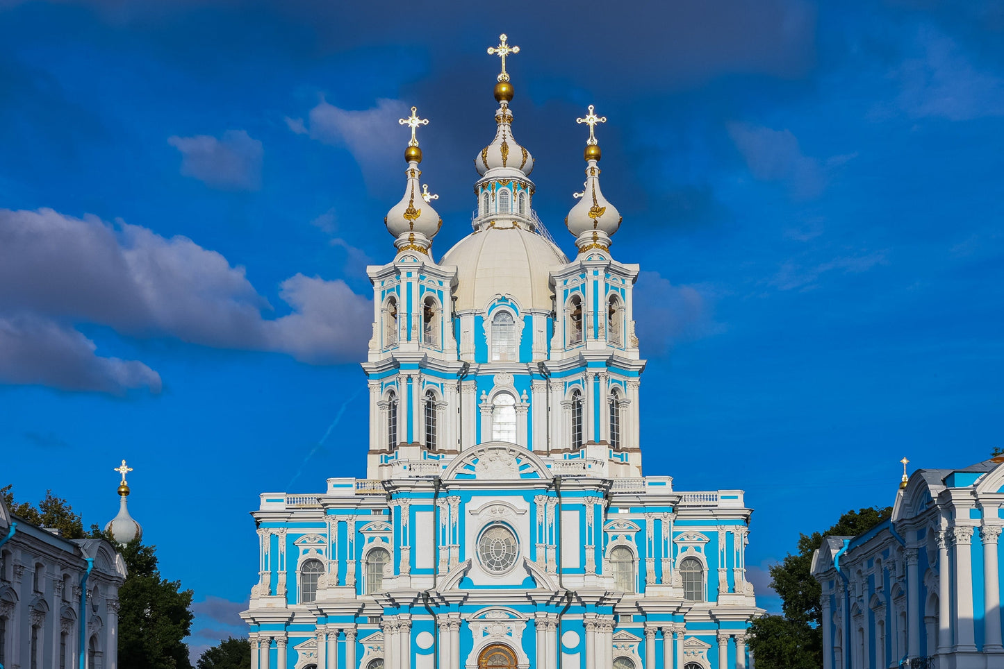 11-DAY, 10-NIGHT JOURNEY TO EXPLORE RUSSIA IN WINTER | MOSCOW & ST. PETERSBURG & MURMANSK 