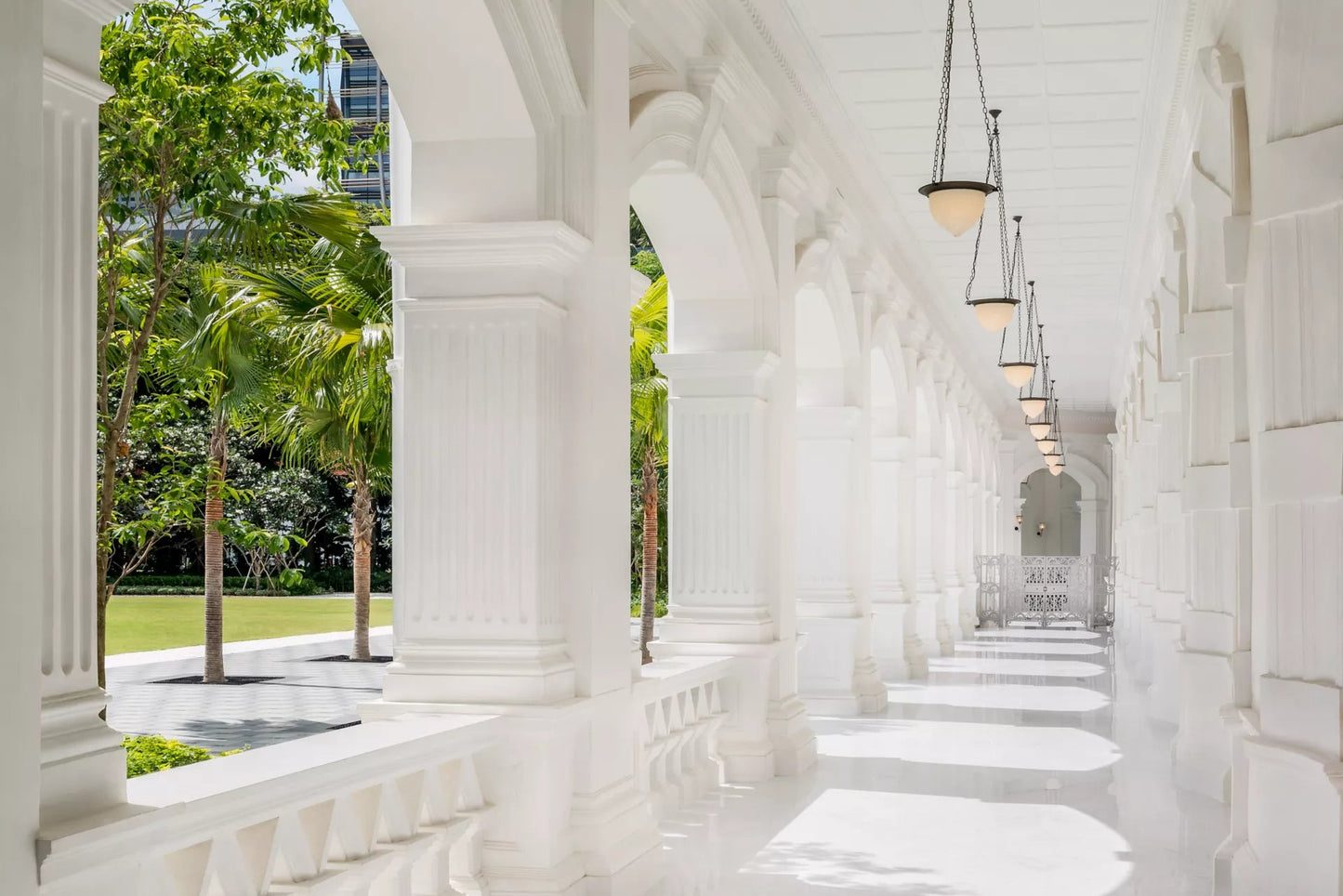 RAFFLES SINGAPORE | Ở 3 TRẢ 2 và TẶNG $100 HOTEL CREDIT