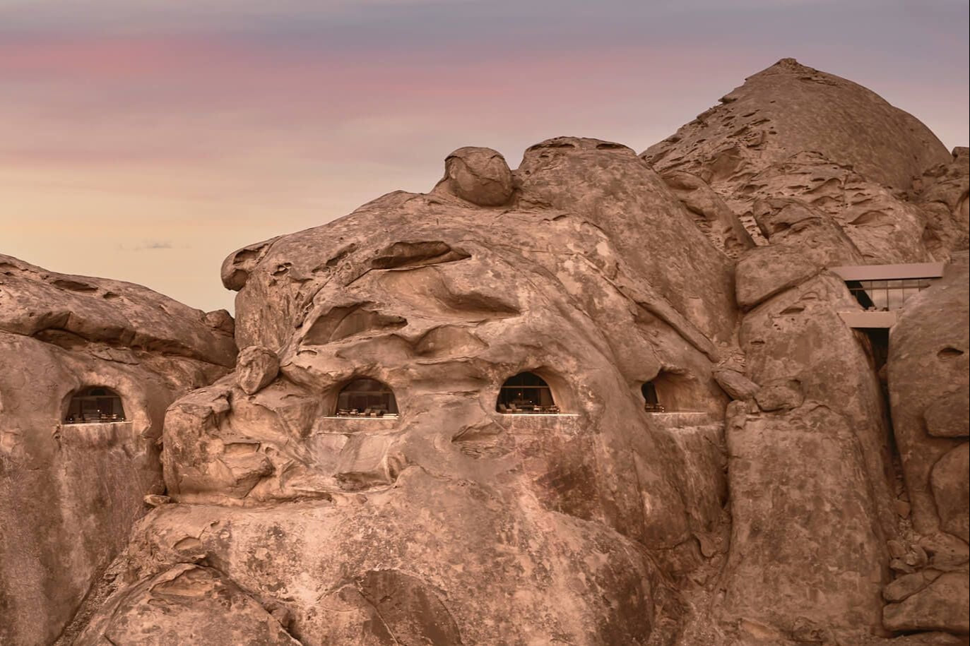 HÀNH TRÌNH 8 NGÀY Ả RẬP SAUDI | SHEBARA RESORT Red Sea, DESERT ROCK RESORT, JEDDAD & RIYADH