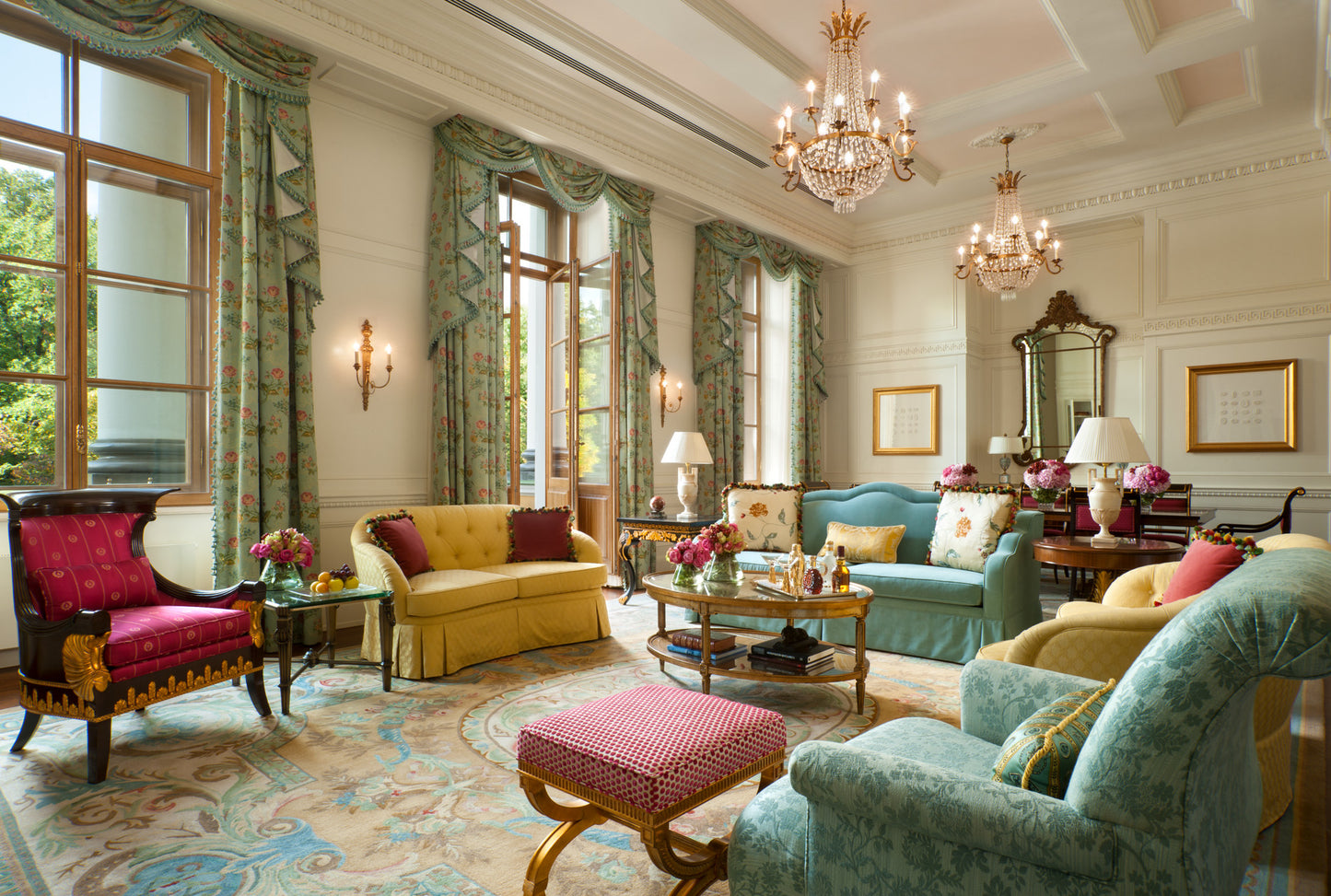FOUR SEASONS HOTEL LION PALACE ST. PETERSBURG | Khuyến Mãi Độc Quyền